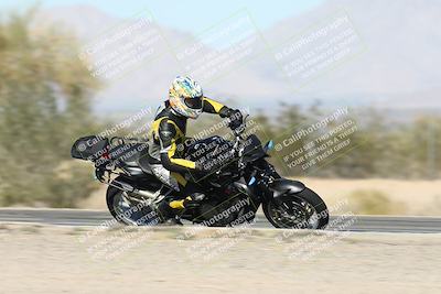 media/Dec-01-2025-Moto Forza (Mon) [[2daa91e15f]]/3-Beginner Group/Session 2 (Turn 7 Inside Pans)/